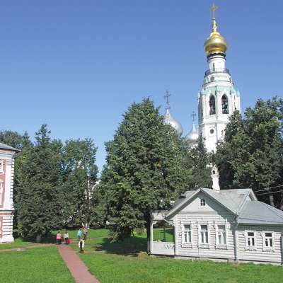 Архиерейский дом и другие здания